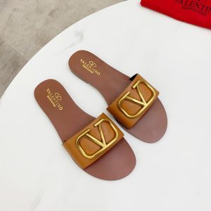 Valentino VLogo Signature Slide Sandal In Grainy Cowhide With Accessory